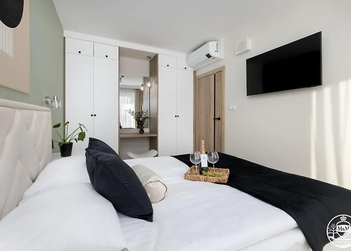 M&m, Gratis Parking, Basen, Sauna, Silownia كولوبرزيغ